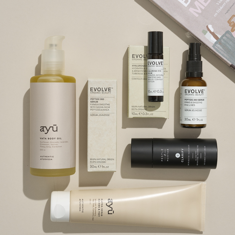 Beautyspace november boks med ayu, Evolve og Pestle og Mortar med bogen bedre hud med årene