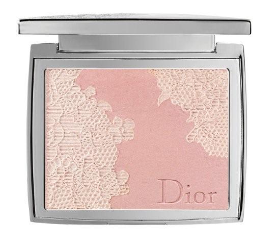 Diors blondepudder med glimmereffekt er døbt Poudrier Dentelle Pink Lace (fås fra uge 3)